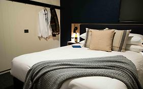 Eyre Hotel